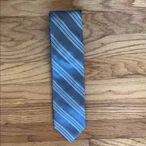 Brooks Brothers Gray and Blue Striped Silk Tie